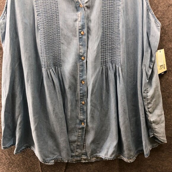 NWT Terra Sky Sleeveless Chambray Button Up Shirt Womens 2X Blue Pintuck - Picture 4 of 9